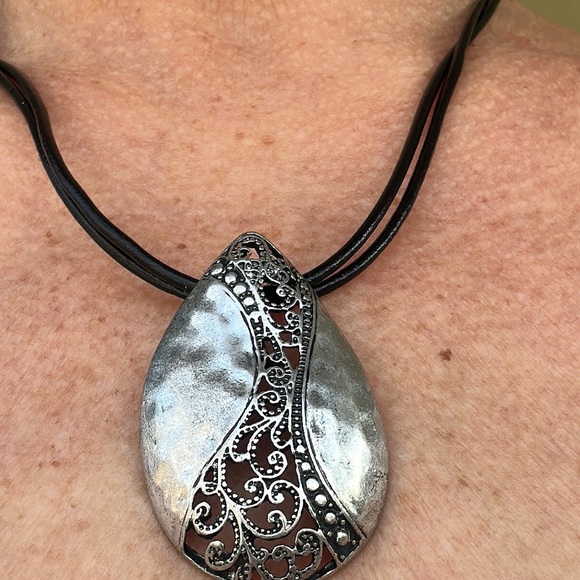 💖Vintage Premier Design Dauplais silver tone pendant necklace - Picture 3 of 6